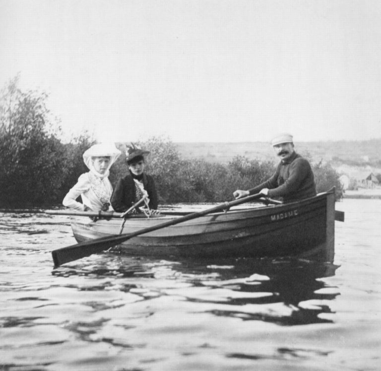 Guy de Maupassant - Photographie en barque à Thiel-sur-Seine