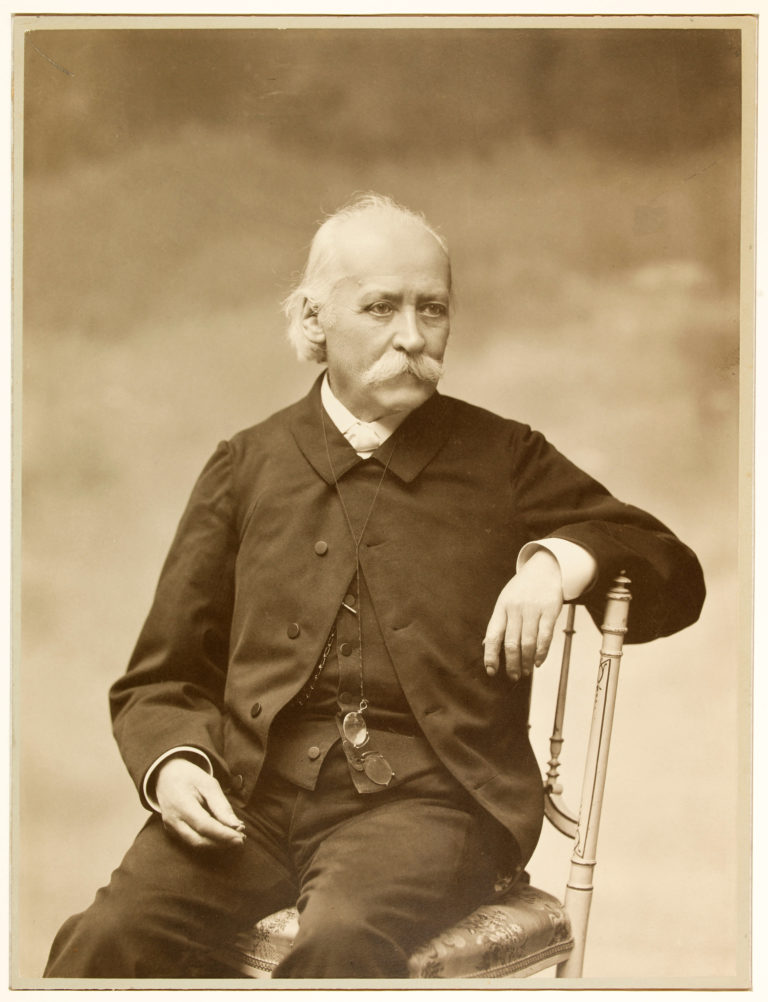 À Paul M. de Victor Hugo dans Les Contemplations - Photographie de Eugène Pirou - Portrait de Paul Meurice - 1900