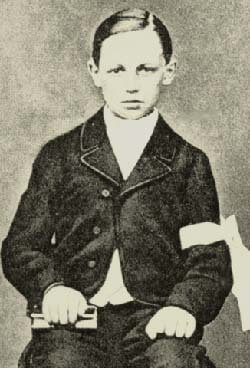 Arthur Rimbaud - Photo recadrée - Premier communiant à 11 ans - 1865